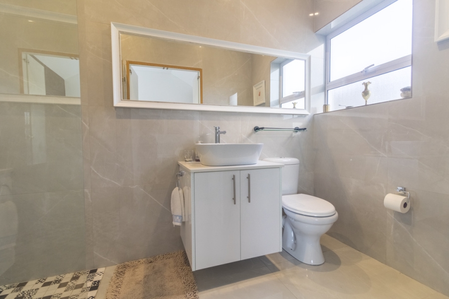 4 Bedroom Property for Sale in Grotto Bay Western Cape